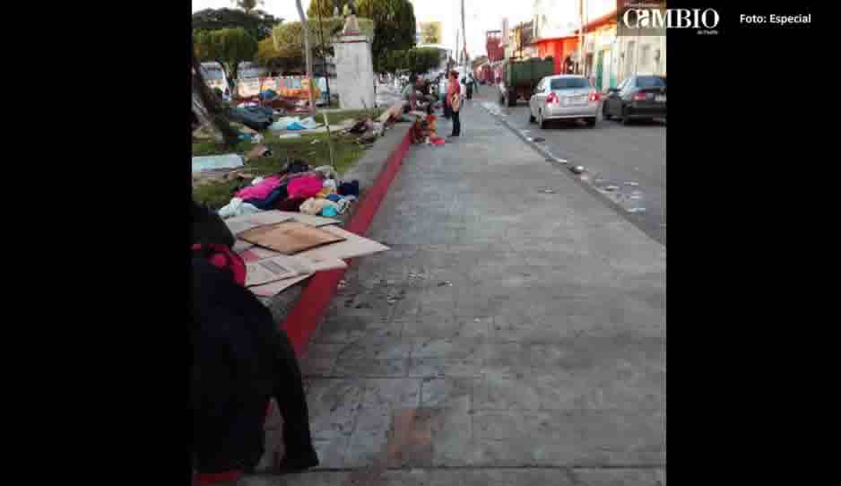 Caravana migrante deja las calles sucias y llenas de basura en Chiapas