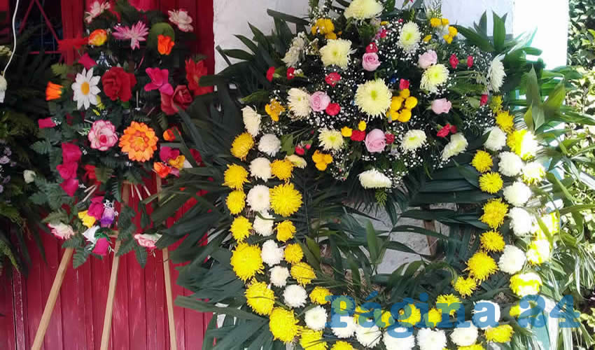 Coronas siguen siendo de mayor demanda en celebración de Día de Muertos